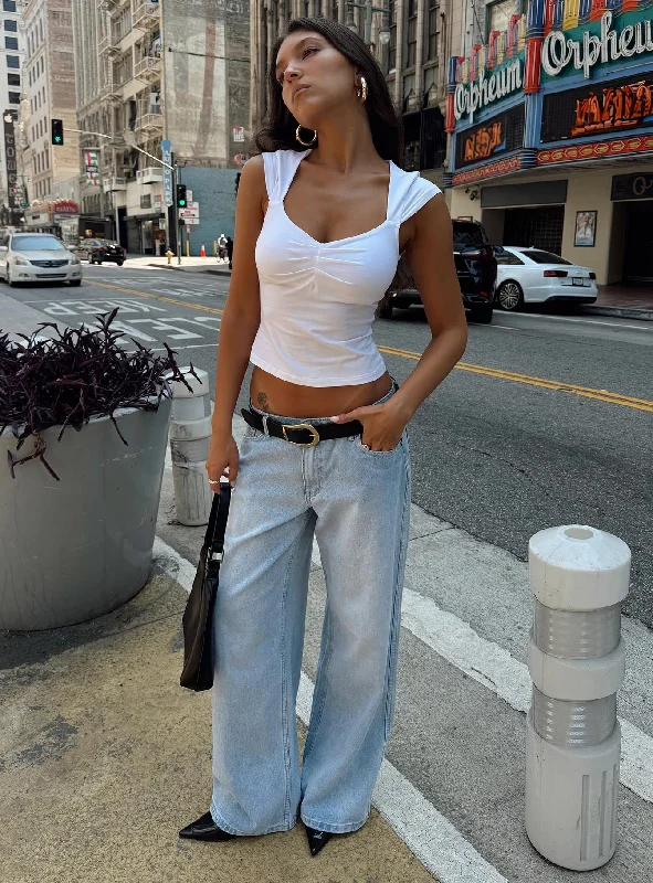 Chic And Edgy Ramos Low Rise Denim Jeans Light Wash Petite