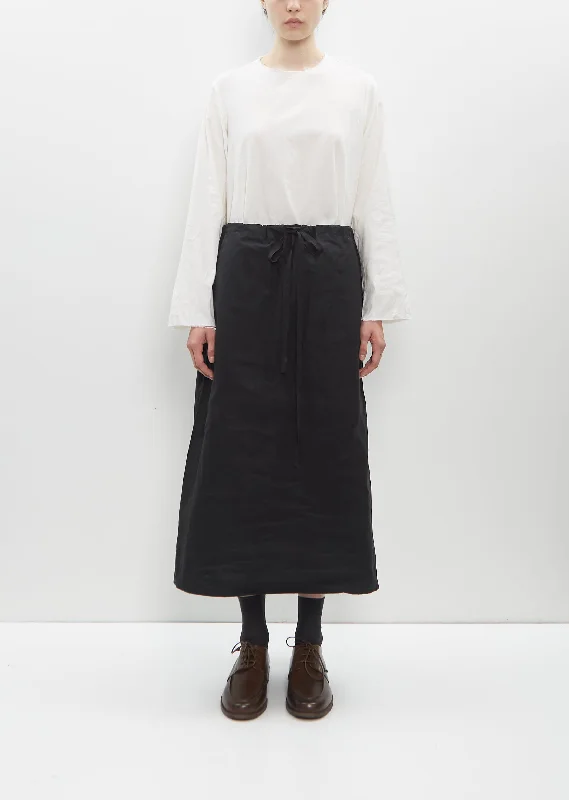 Stylish Basics Two Pockets Twisted Skirt Medium Long
