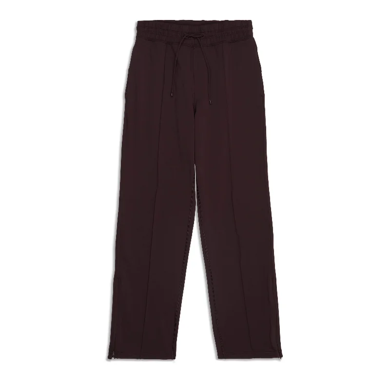 Feminine Elegance Greatest Stride Pant - Resale