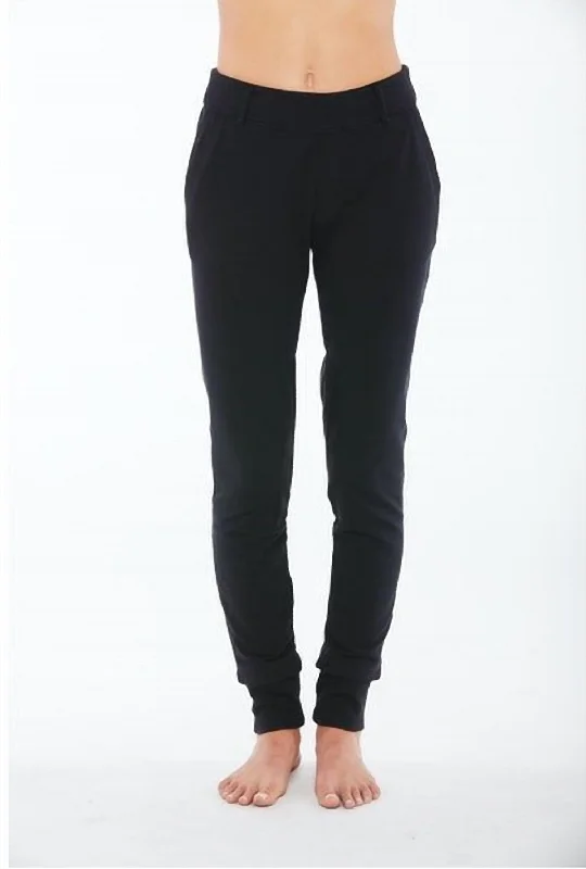 Stylish Looks Ona Pant In Black