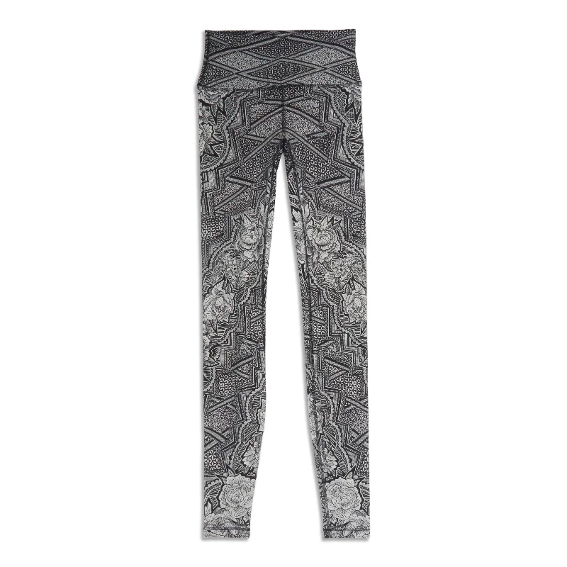 Dive Into Trendy Women's Fashion Reveal Legging - Resale